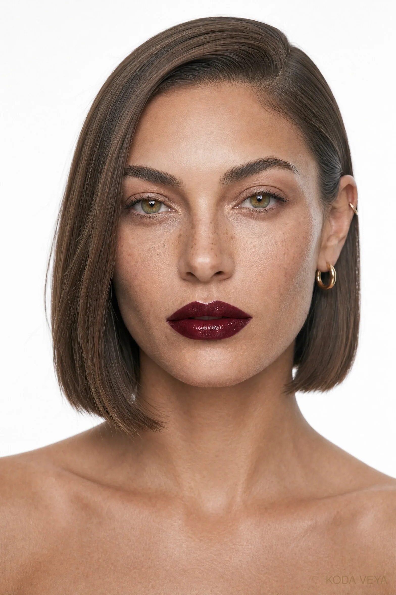 Look 04, Cherry: Koda with a deep black-cherry lip and restrained eyes