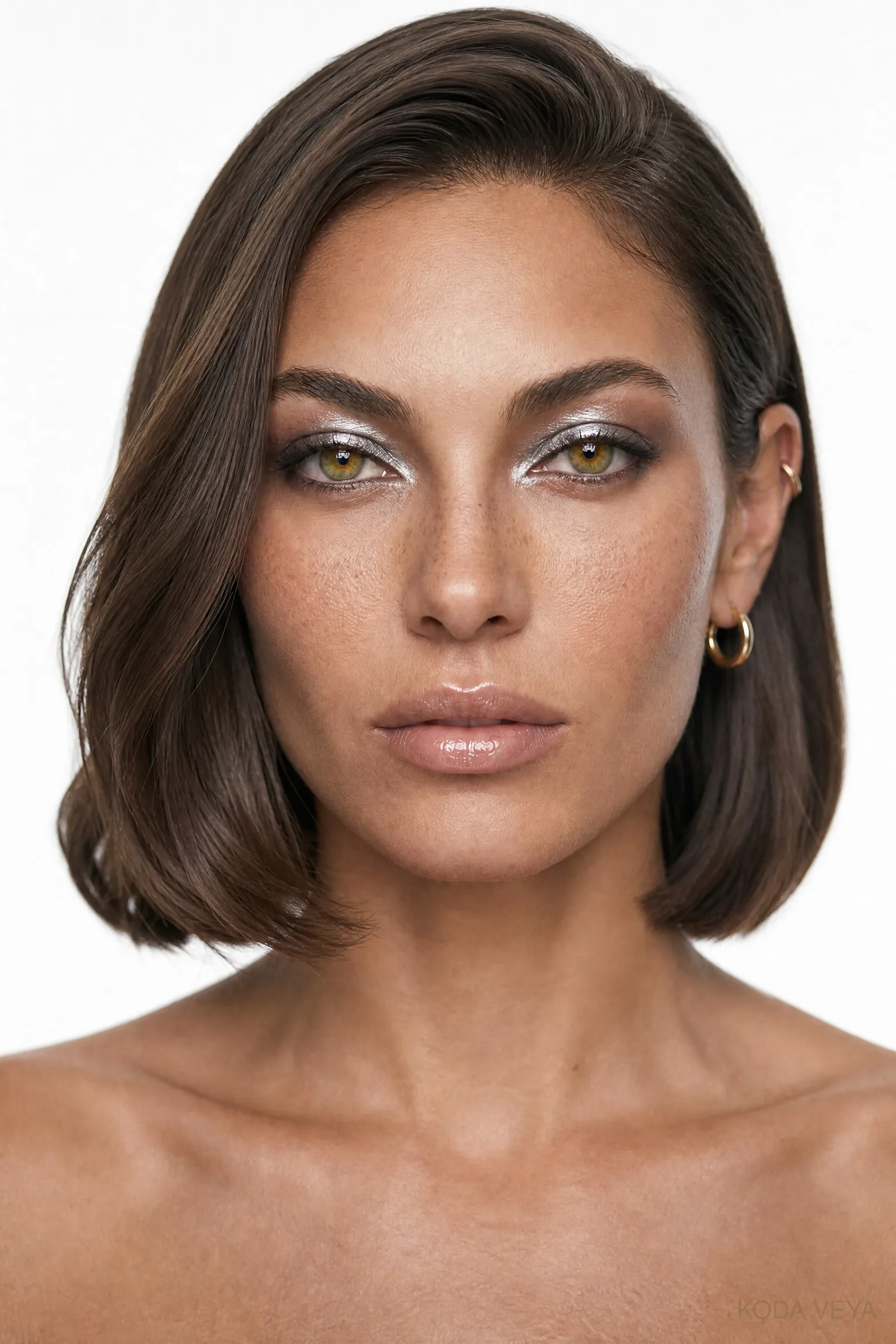 Look 06, Liquid Metal: Koda with a metallic pewter chrome eyelid and a glossy neutral lip